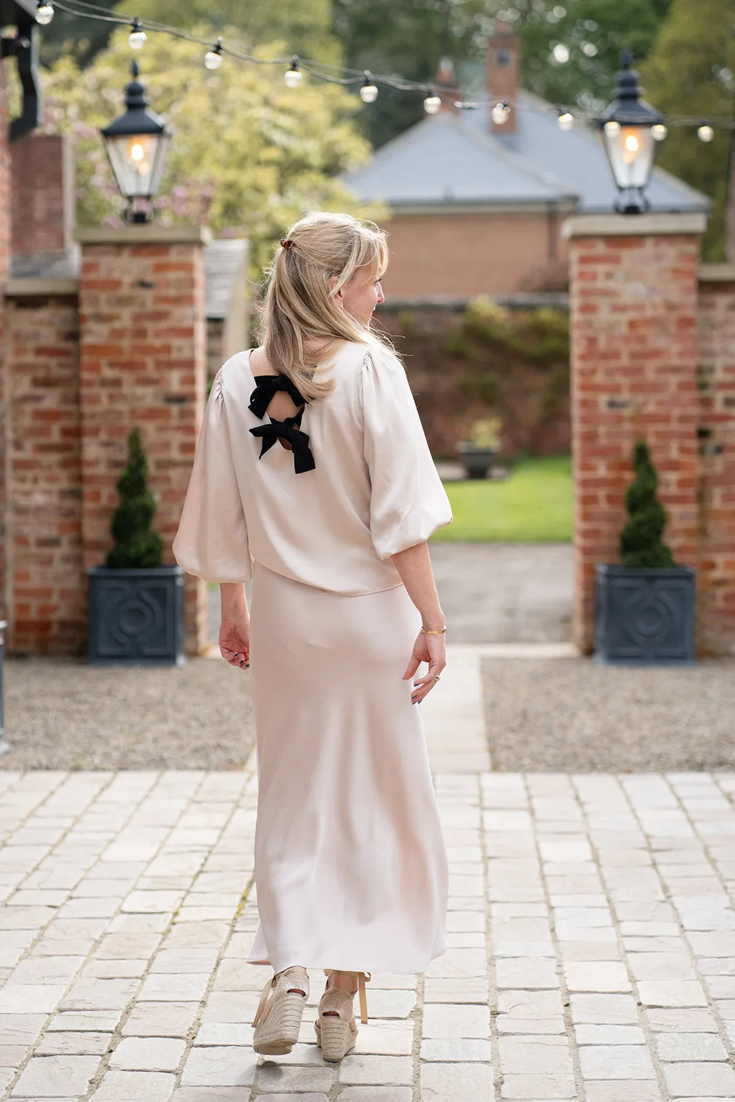 Neo Noir Vicky Heavy Sateen Skirt (Champagne)